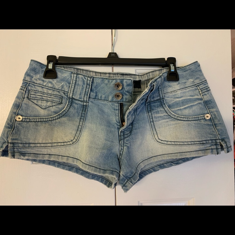 Hint Shorts Size 5